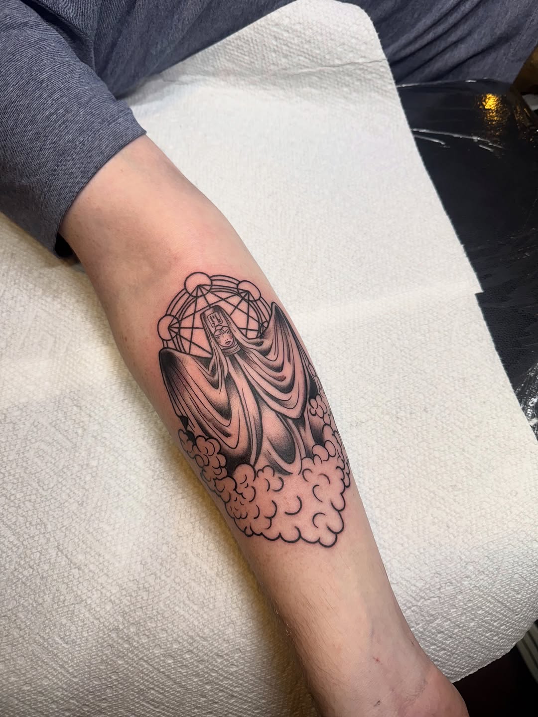 Tattoo by @stabbedbymaddie — black_and_grey, geometric