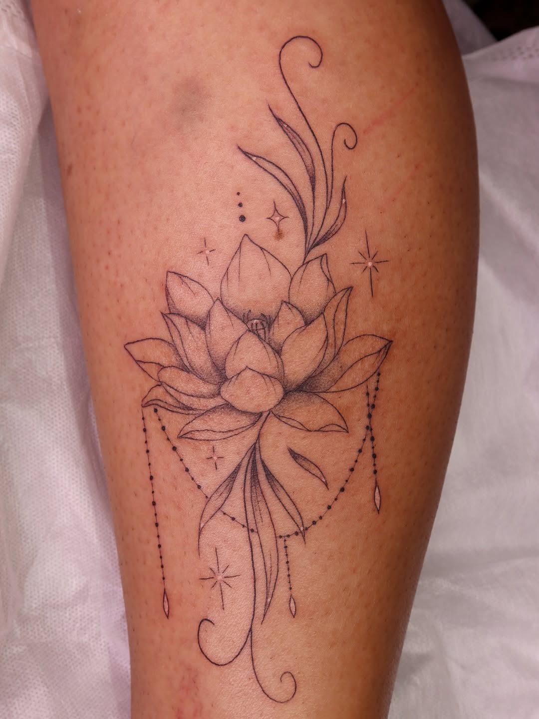 Tattoo by @lexgetink — fine_line, ornamental