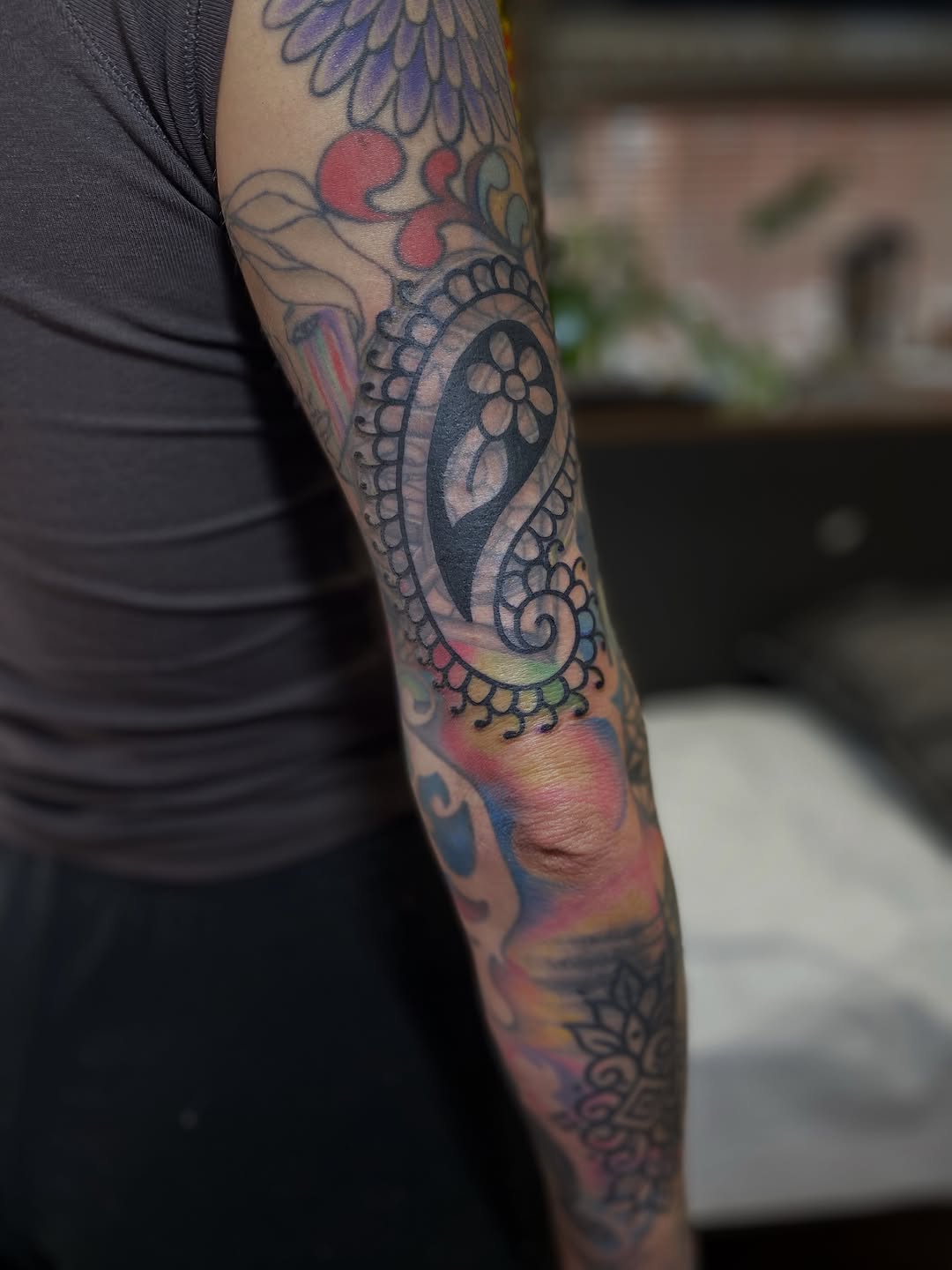 Tattoo by @veronicamussertattoo — ornamental, black_and_grey