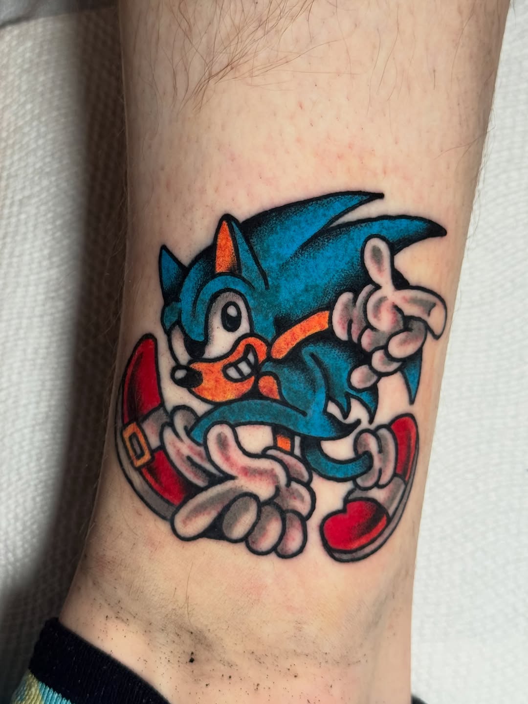 Tattoo by @jen.tattoos — american_traditional, new_school