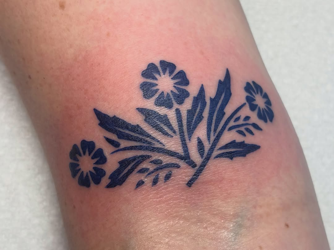 Tattoo by @bonnie_0417 — blackwork