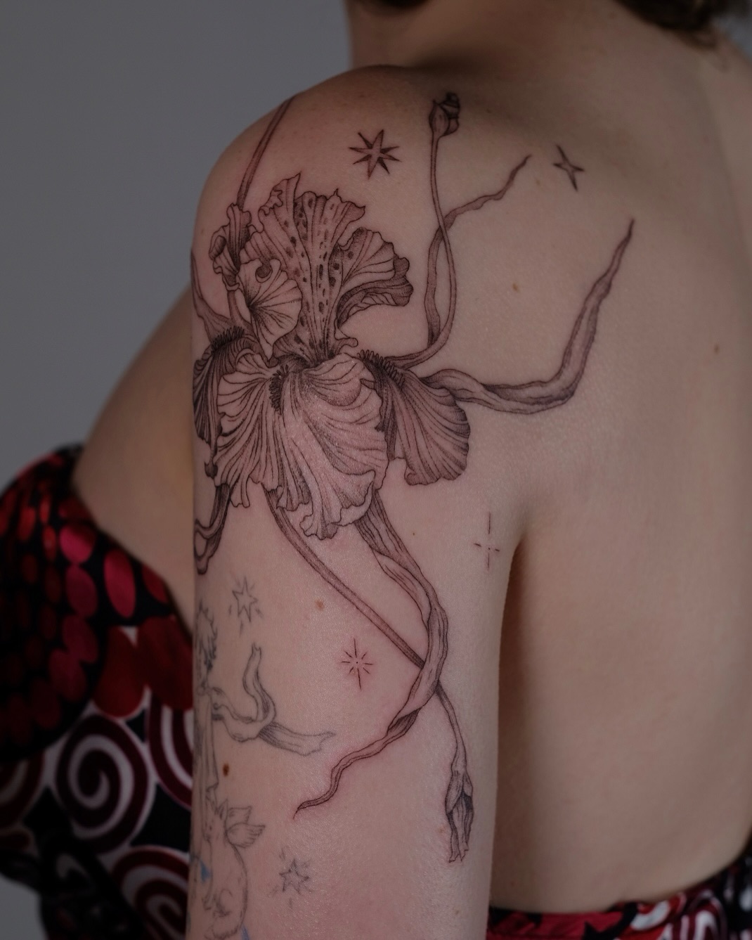 Tattoo by @sunpersimmon.tattoo — fine_line, illustrative
