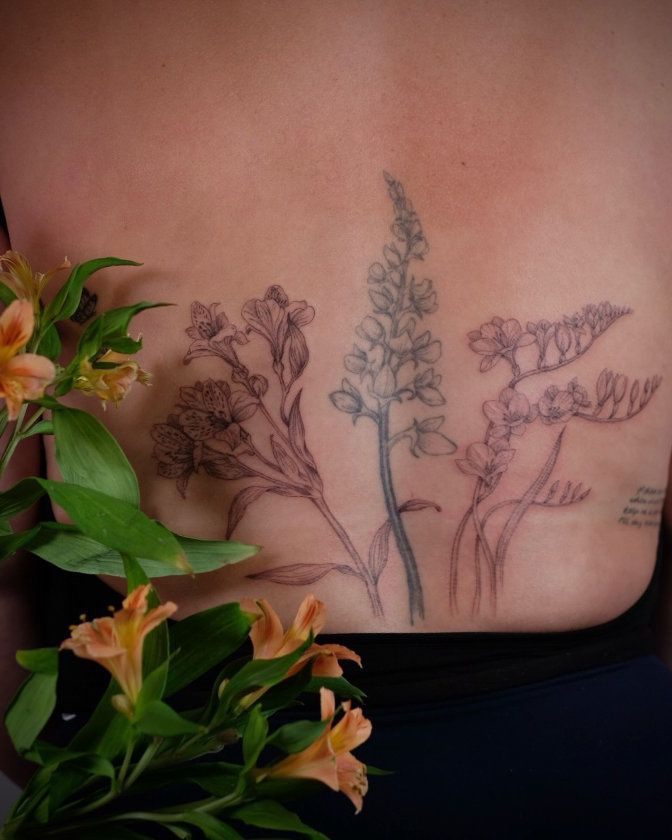 Tattoo by @sunpersimmon.tattoo — fine_line, black_and_grey