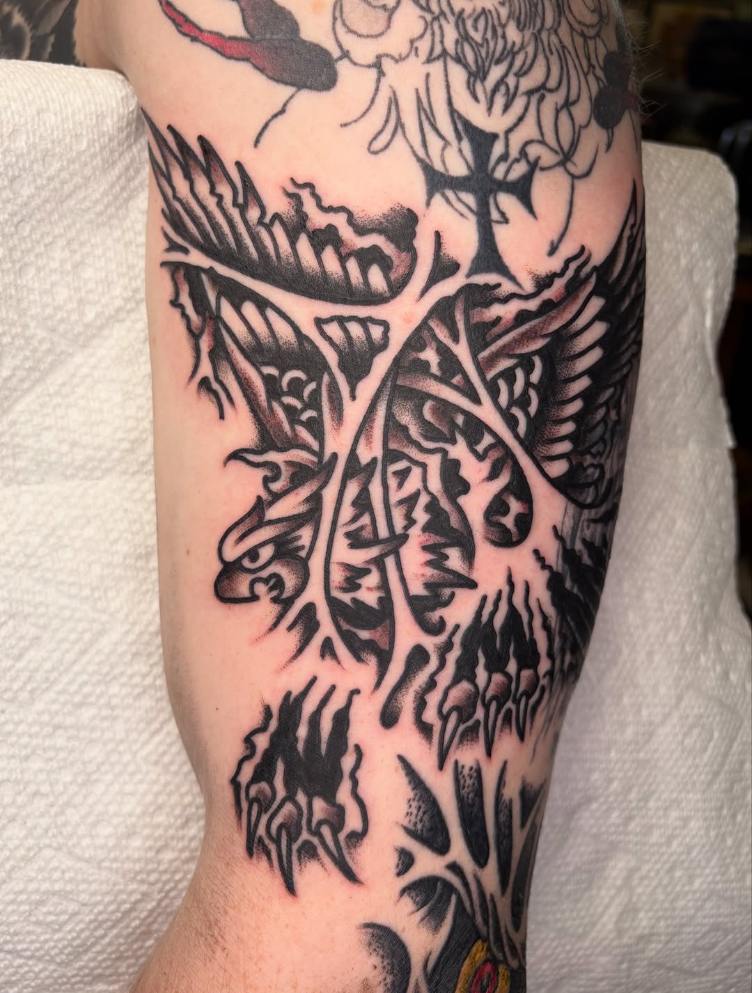 Tattoo by @andrewsilvatattoo — blackwork, black_and_grey