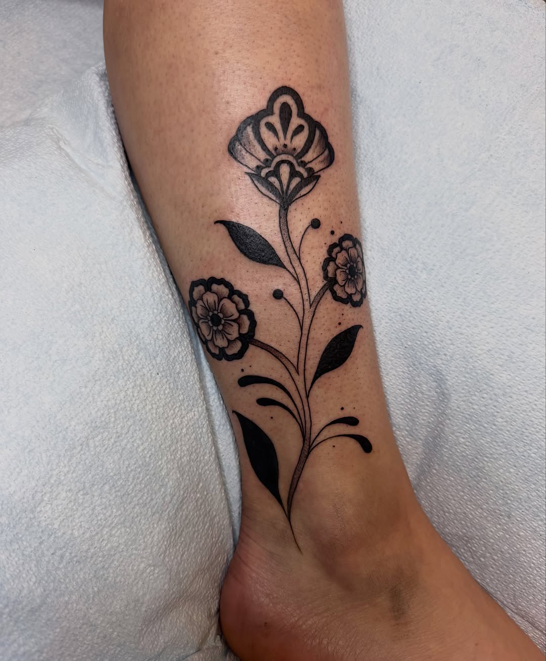 Tattoo by @elliemac.tattoos — black_and_grey, ornamental
