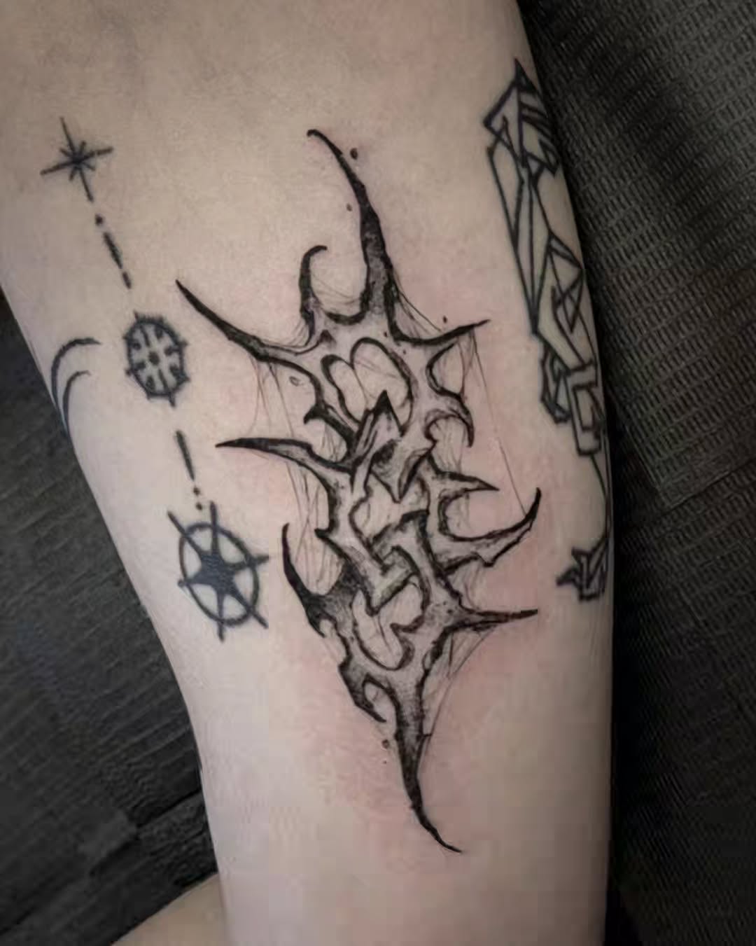 Tattoo by @batsflesh — blackwork, geometric
