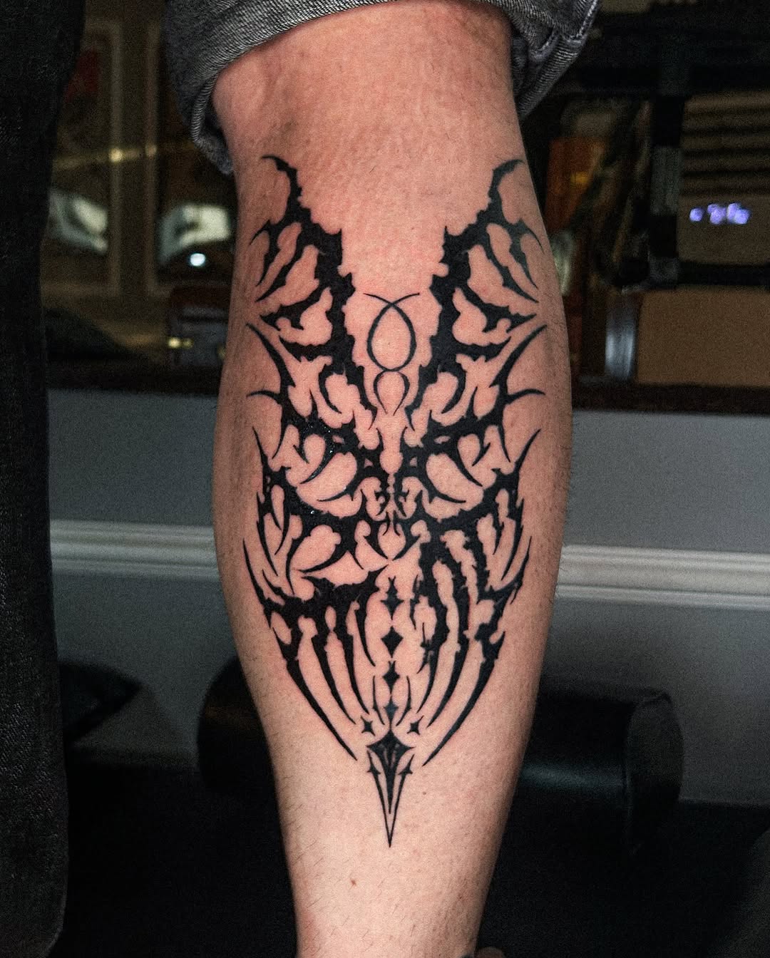 Tattoo by @e.seul.tt โ blackwork