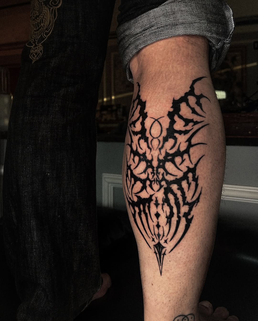 Tattoo by @e.seul.tt โ blackwork