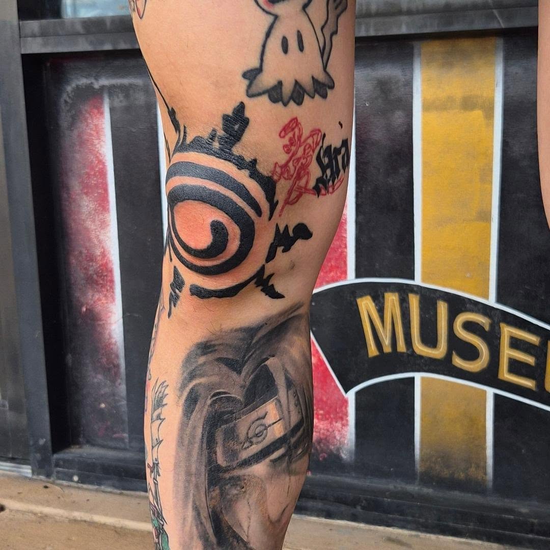 Tattoo by @cielleope_inks — blackwork, realism