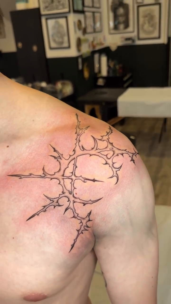 Tattoo by @cybervadik — blackwork, geometric