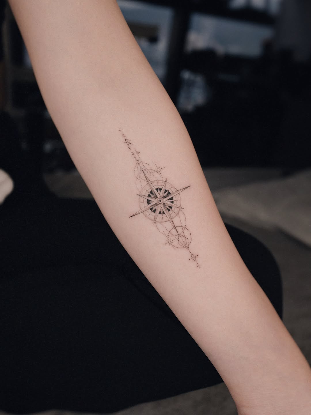 Tattoo by @19_tattooer โ fine_line, geometric
