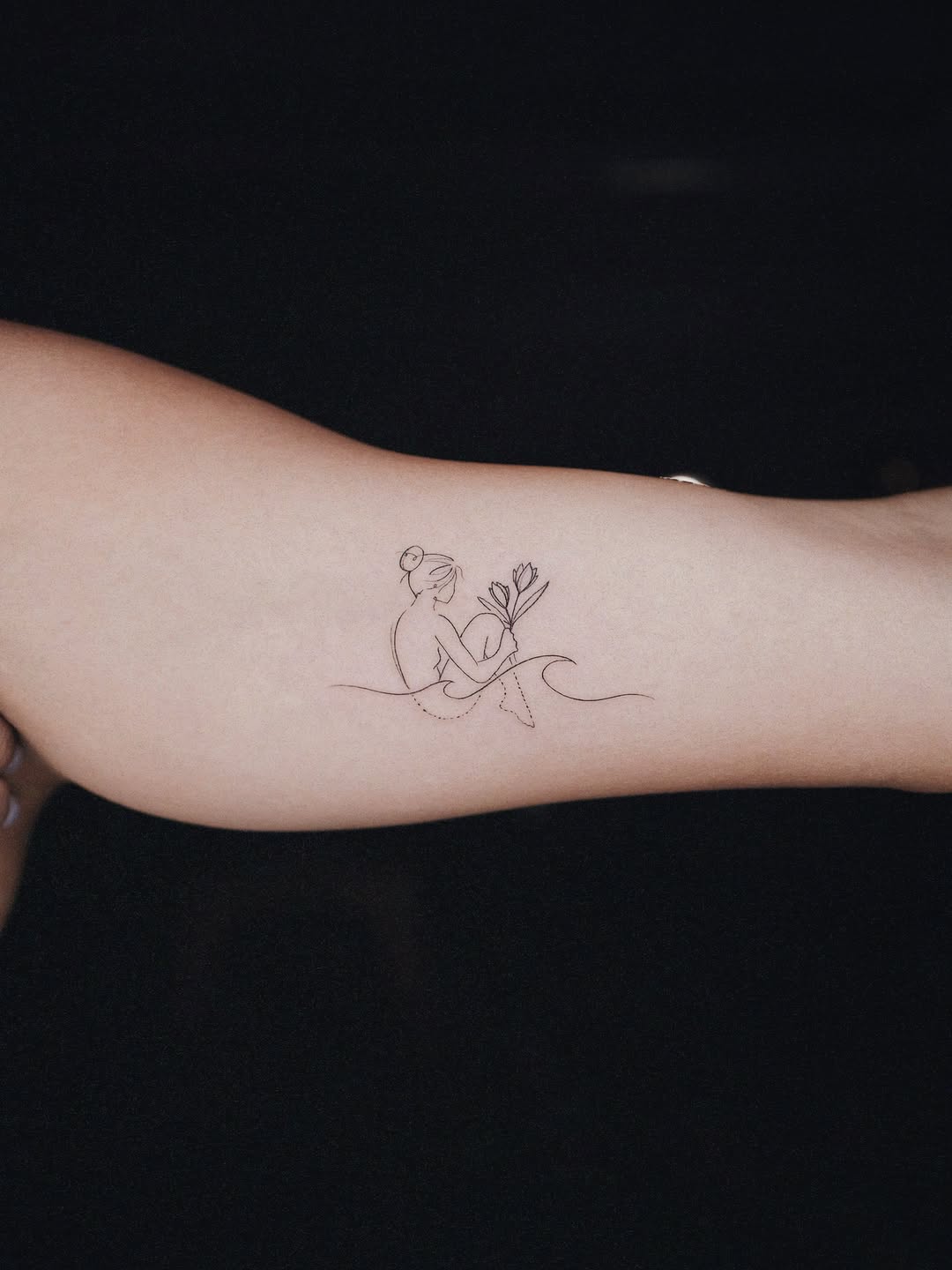 Tattoo by @19_tattooer โ fine_line