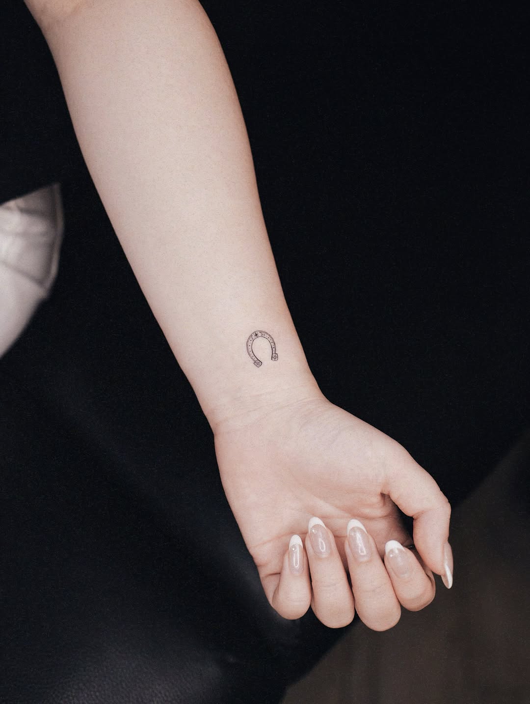 Tattoo by @19_tattooer โ fine_line, minimalist
