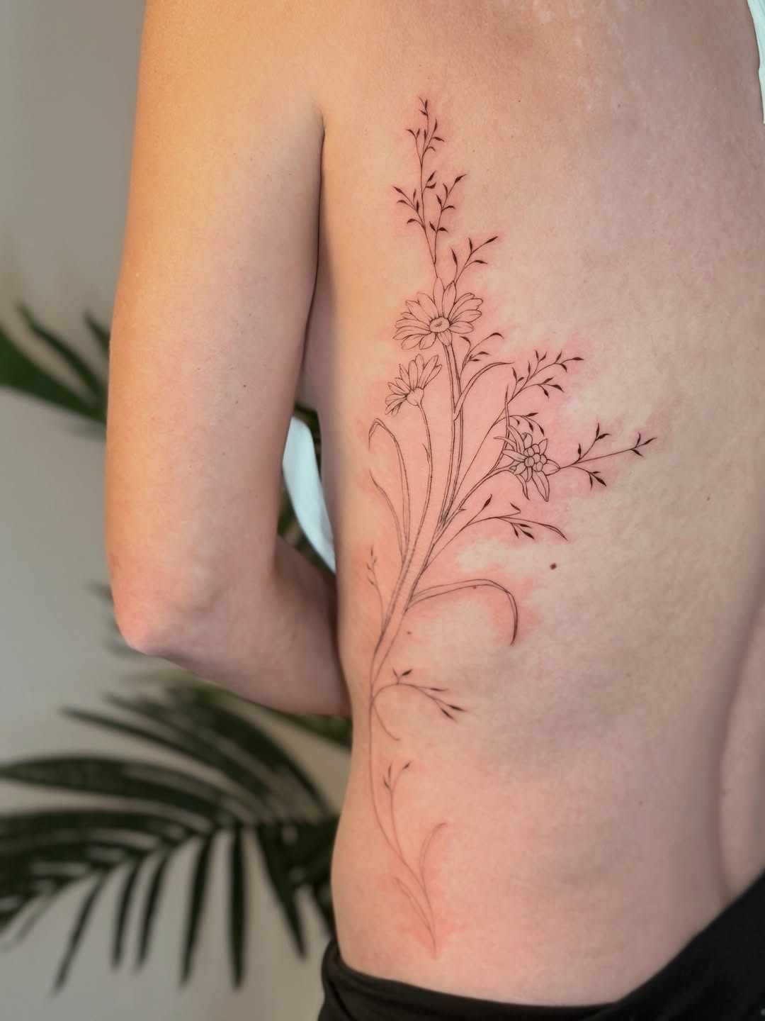 Tattoo by @jovanjanelle.tattoo โ fine_line