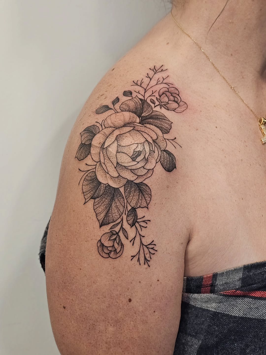 Tattoo by @tattoosbykylie โ fine_line, dotwork