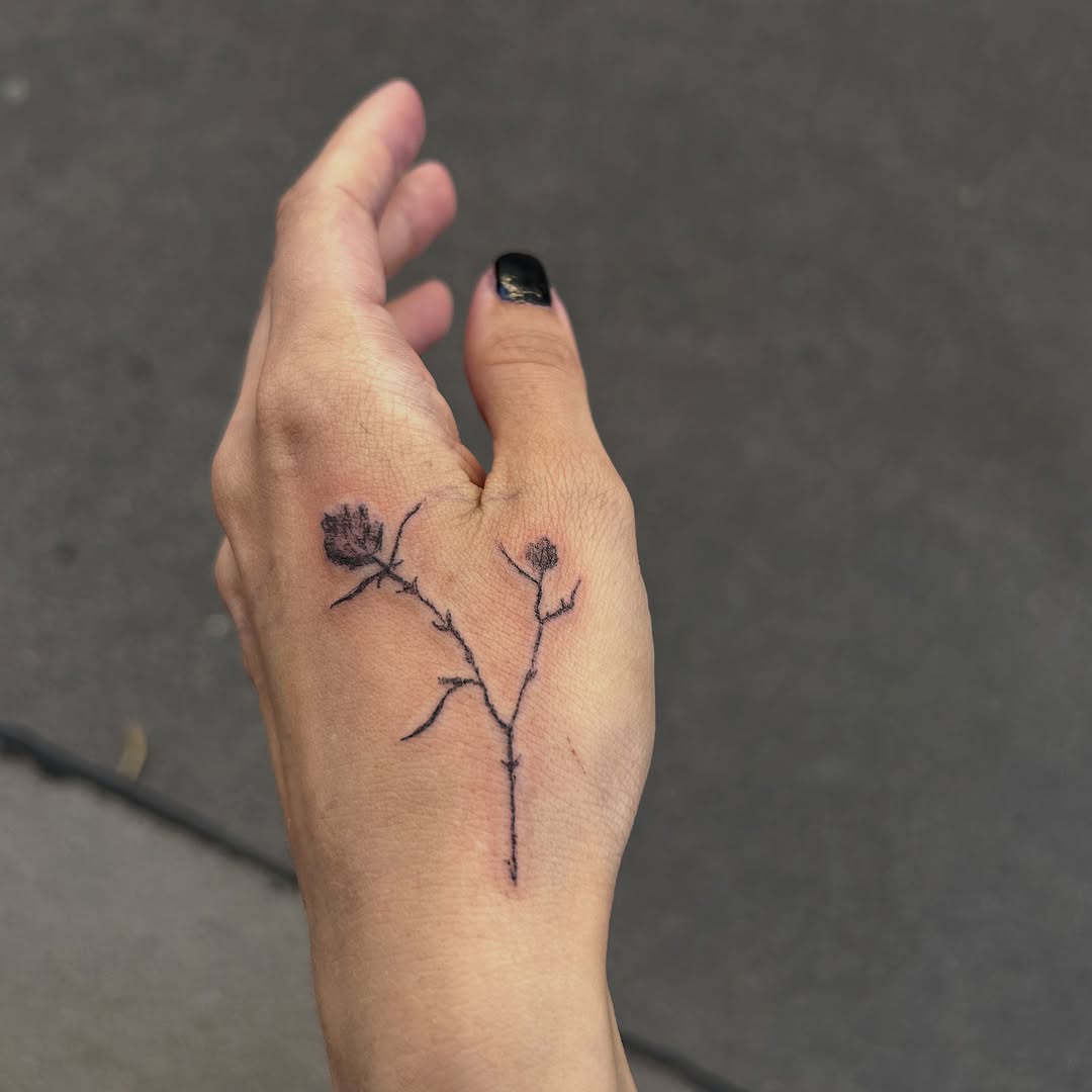 Tattoo by @klaracoral — fine_line