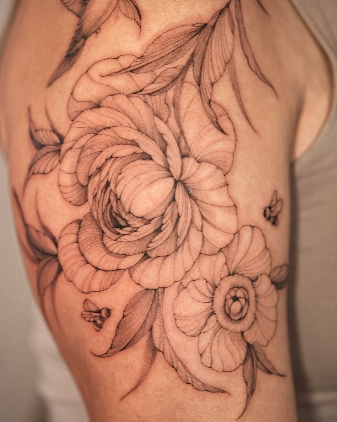 Tattoo by @zali__tattoo — fine_line, black_and_grey
