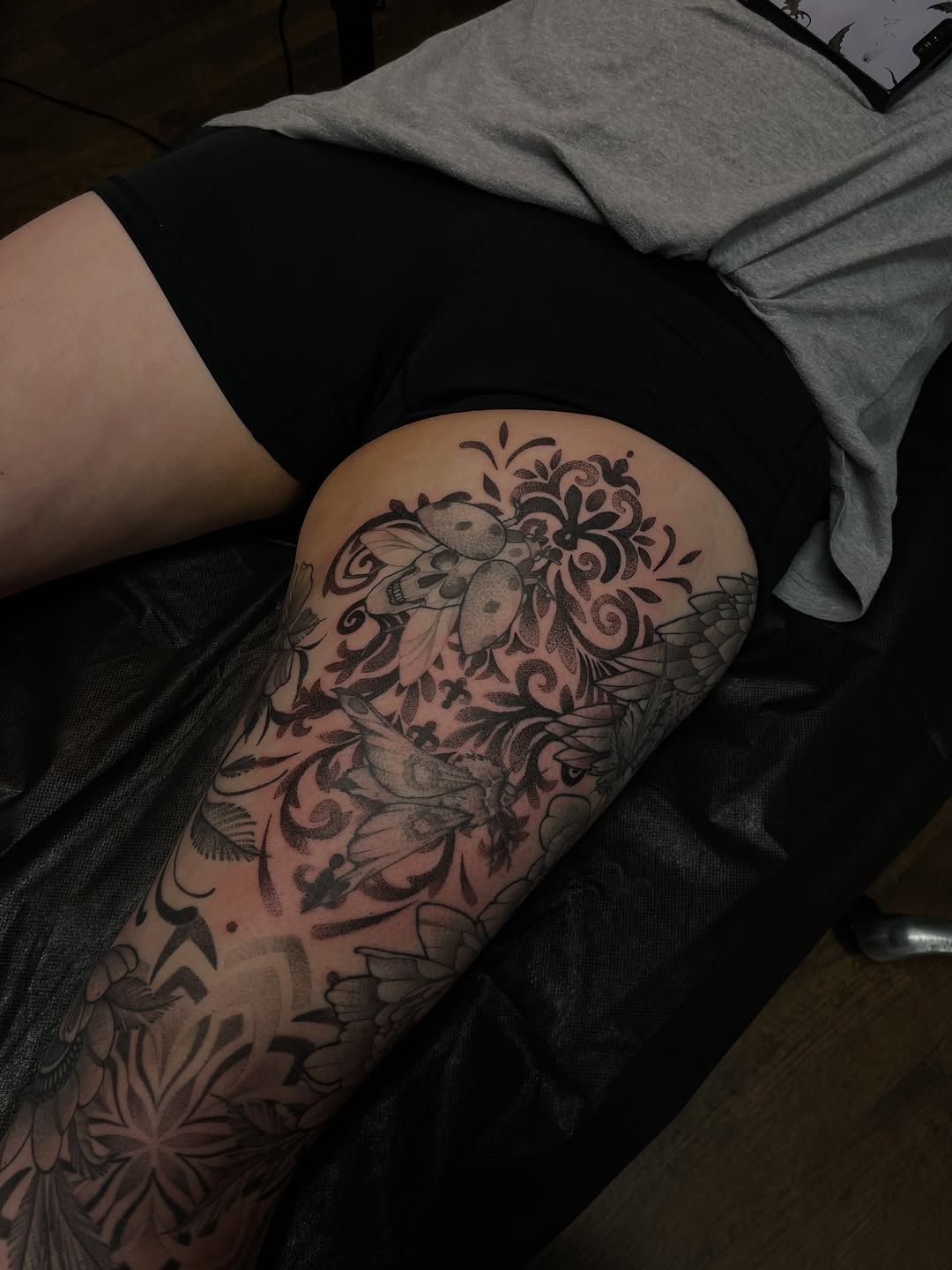 Tattoo by @_sinnertattoos โ black_and_grey, dotwork