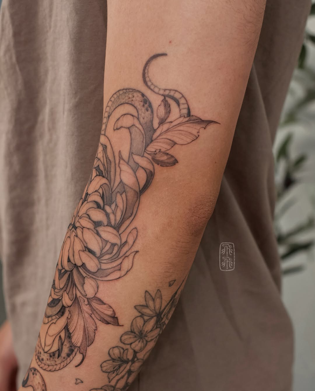 Tattoo by @phoebe_doartink — japanese_irezumi, black_and_grey