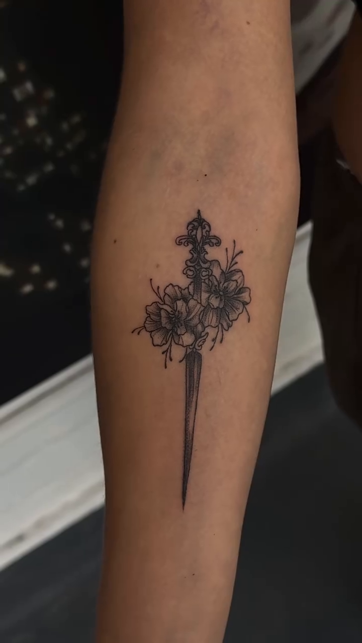 Tattoo by @tattsbykimbo — fine_line, illustrative
