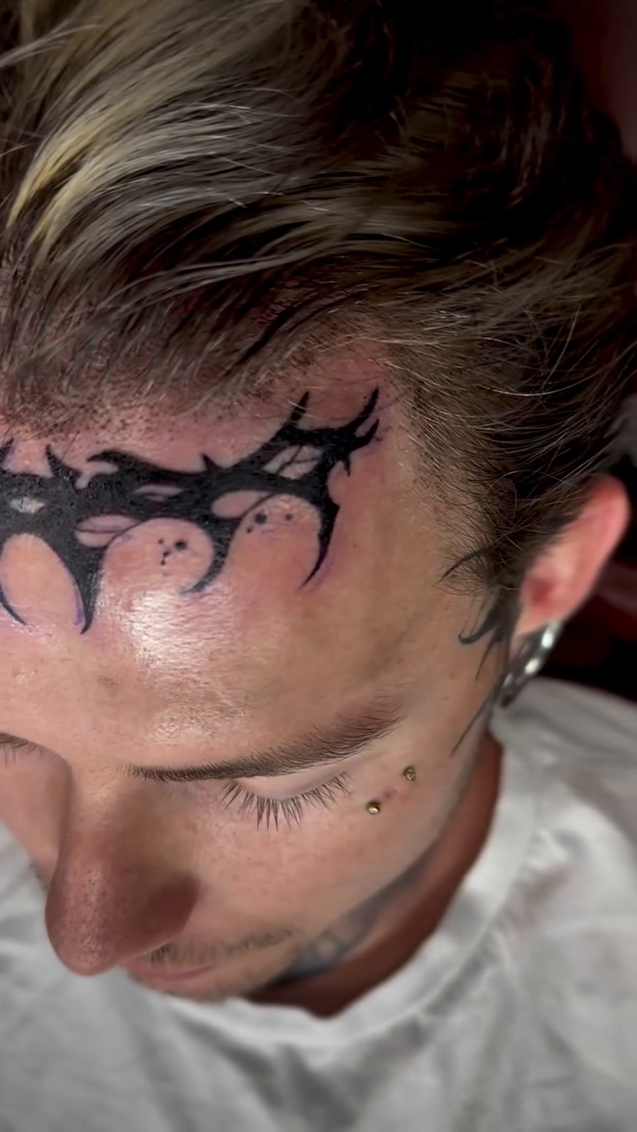 Tattoo by @pobzombie — blackwork