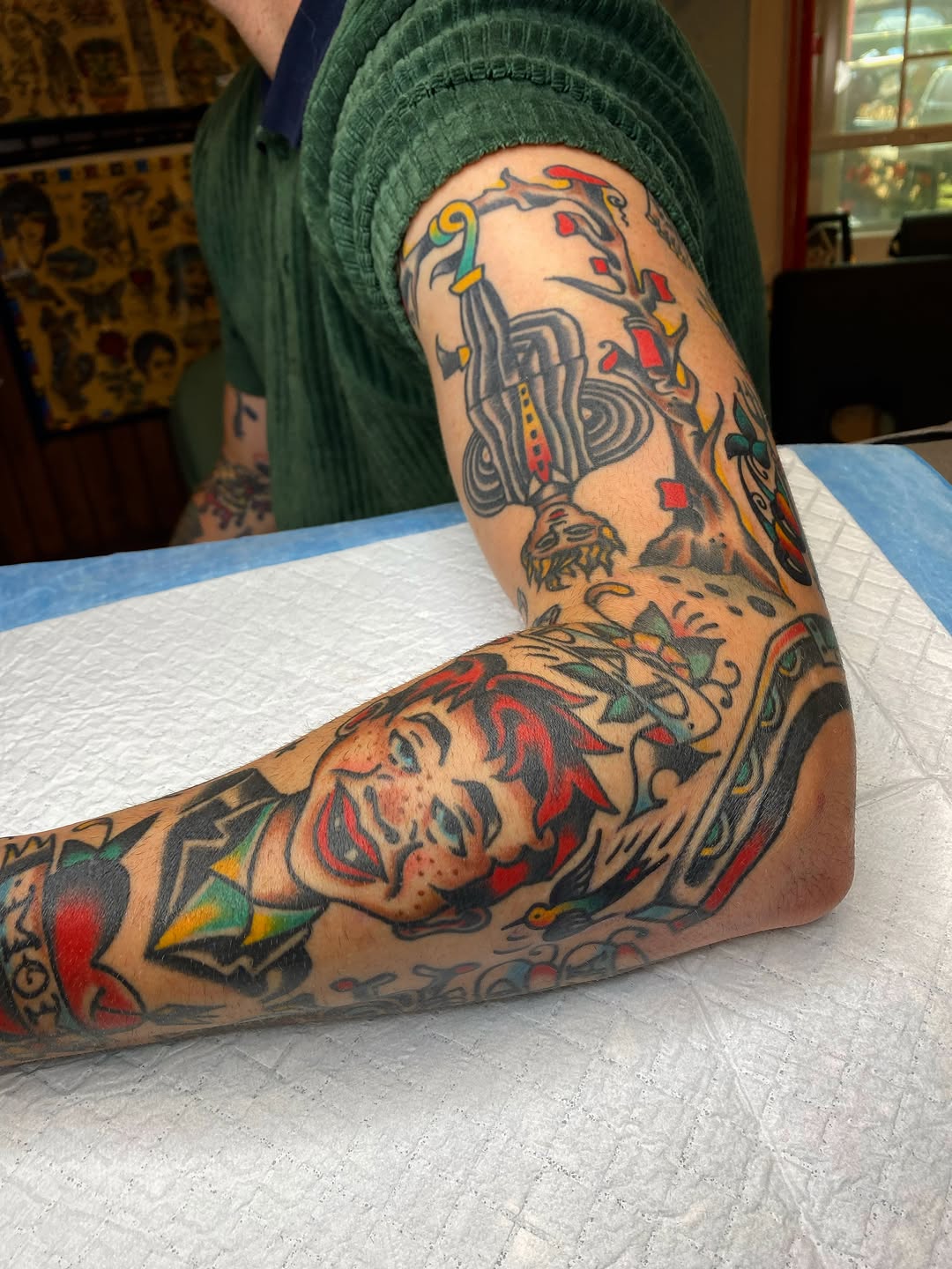 Tattoo by @totota2s — american_traditional, neo_traditional