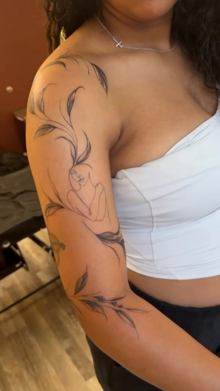 Tattoo by @theblondietattoos — fine_line, minimalist