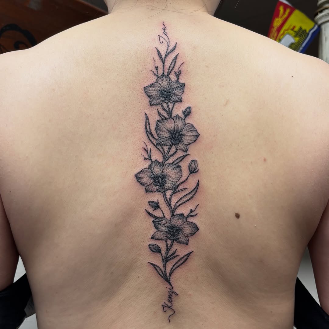 Tattoo by @daynatattoos — fine_line, black_and_grey