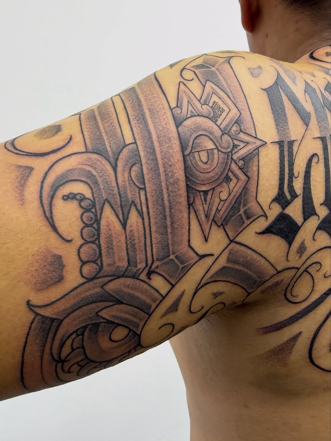 Tattoo by @que.sera8 β black_and_grey, ornamental