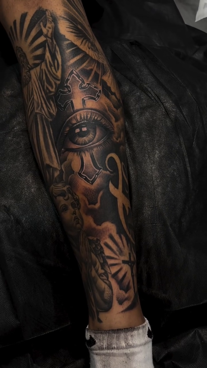 Tattoo by @mikeandinkk — black_and_grey, realism