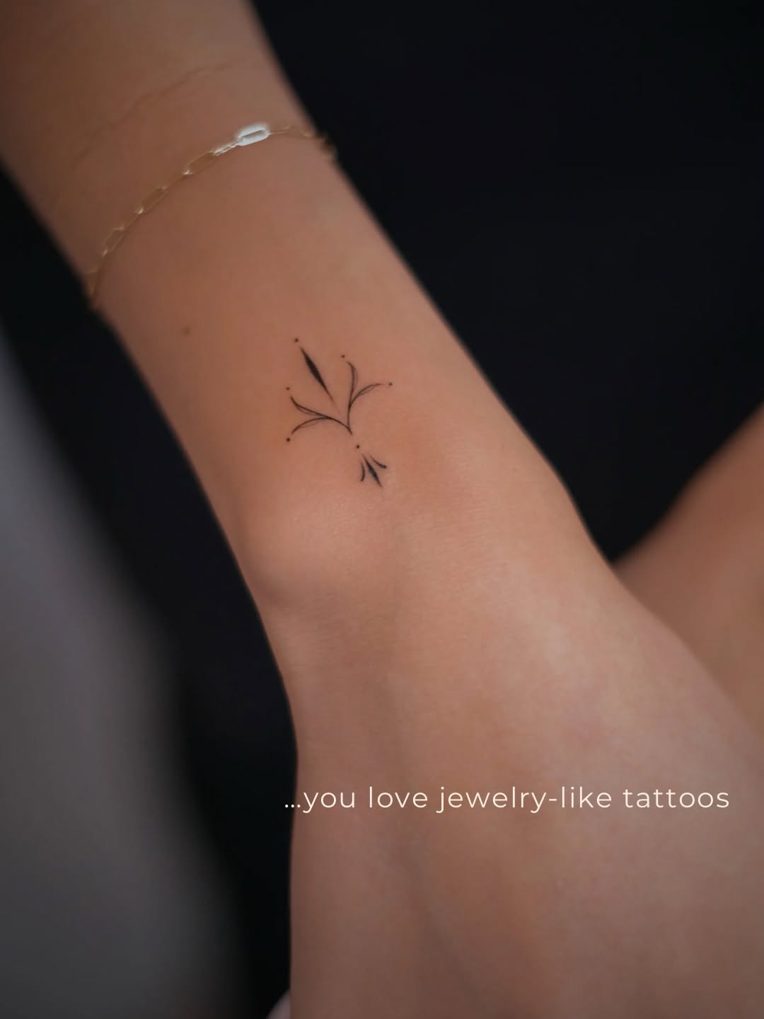 Tattoo by @amoore.tattoo — fine_line, minimalist