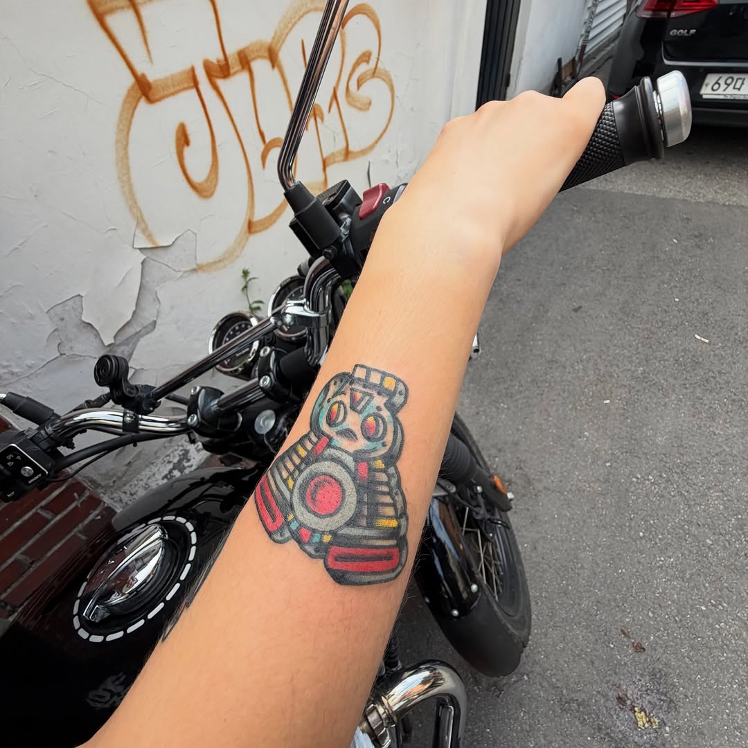 Tattoo by @sloth_bon — new_school