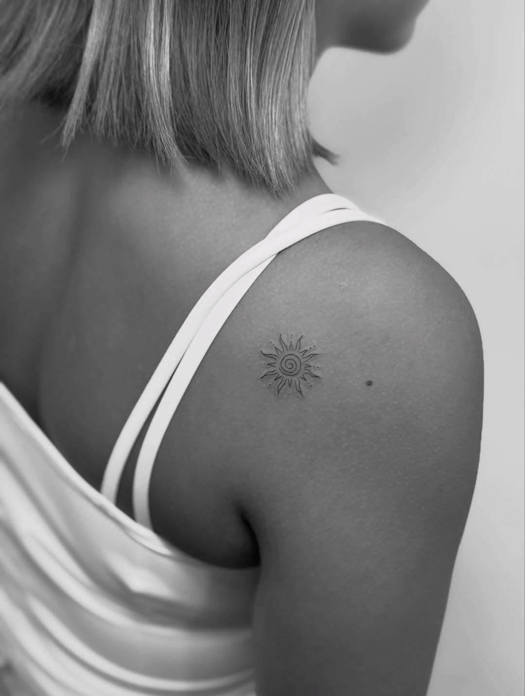 Tattoo by @tattedbymae — fine_line, minimalist