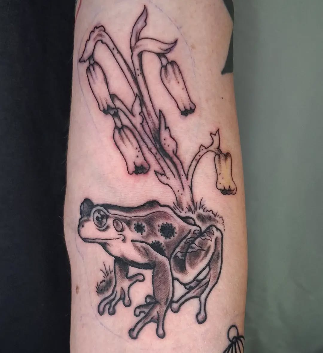 Tattoo by @snakemincey — black_and_grey, illustrative