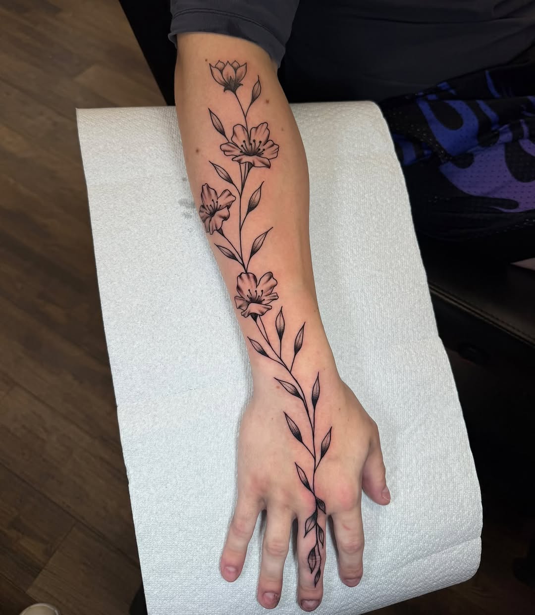 Tattoo by @artbymeado — fine_line, botanical