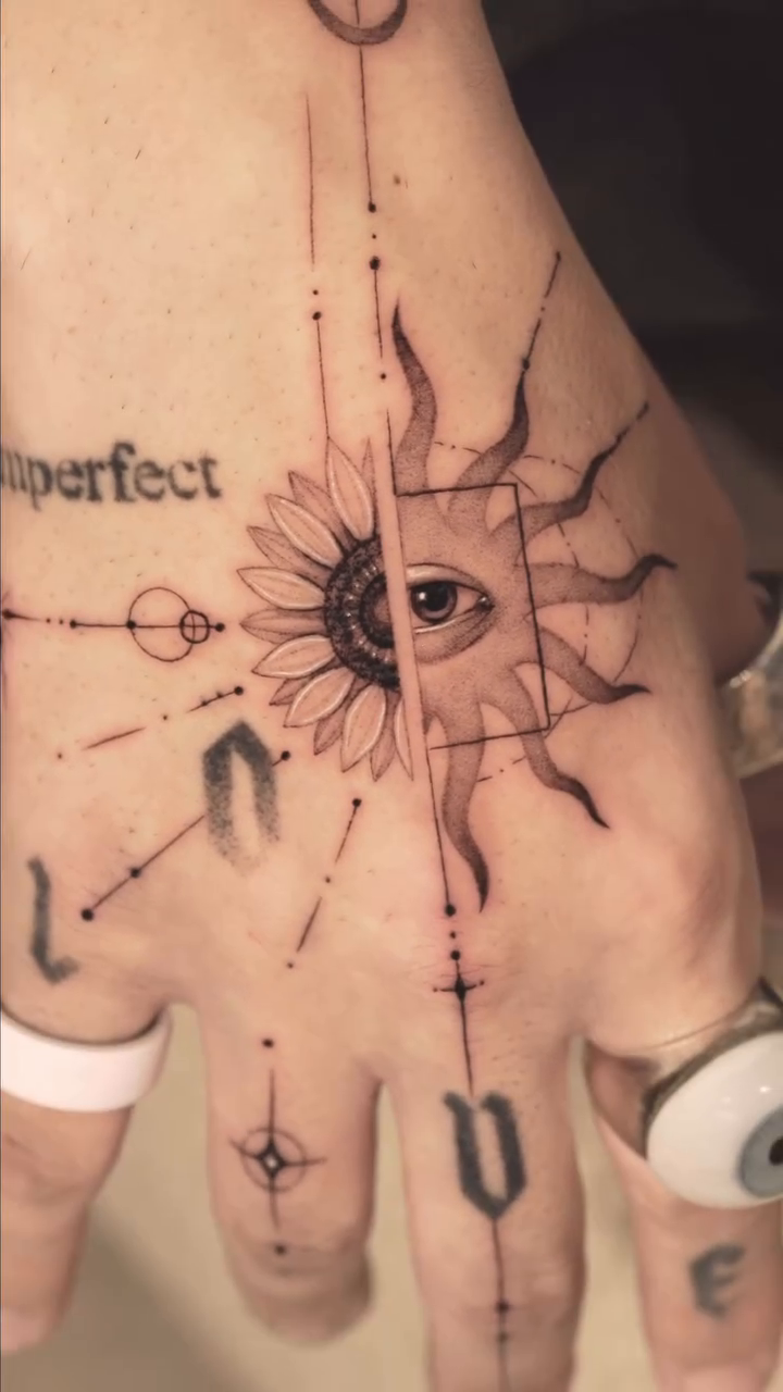 Tattoo by @2hou_tattooist — fine_line, geometric