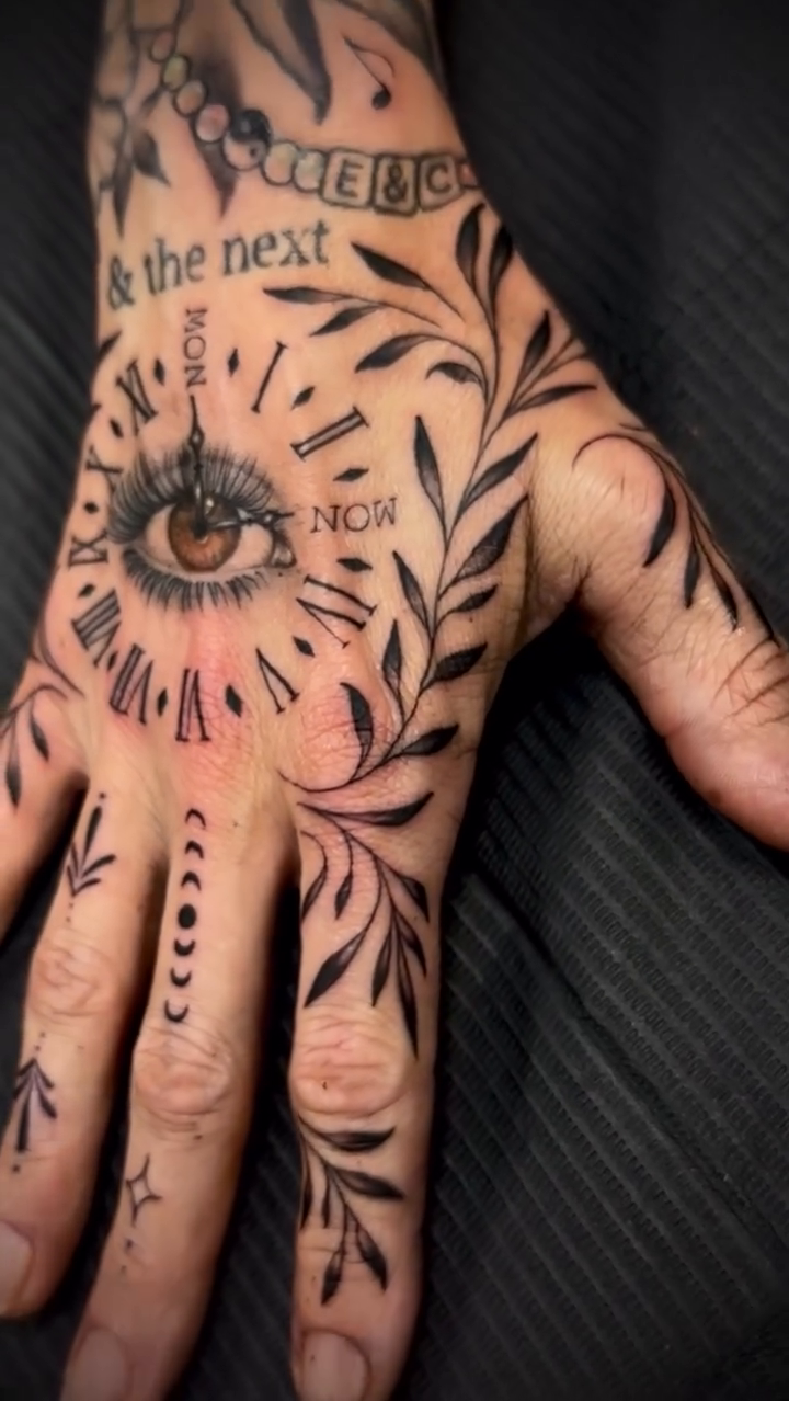 Tattoo by @tattooarielle — black_and_grey, fine_line