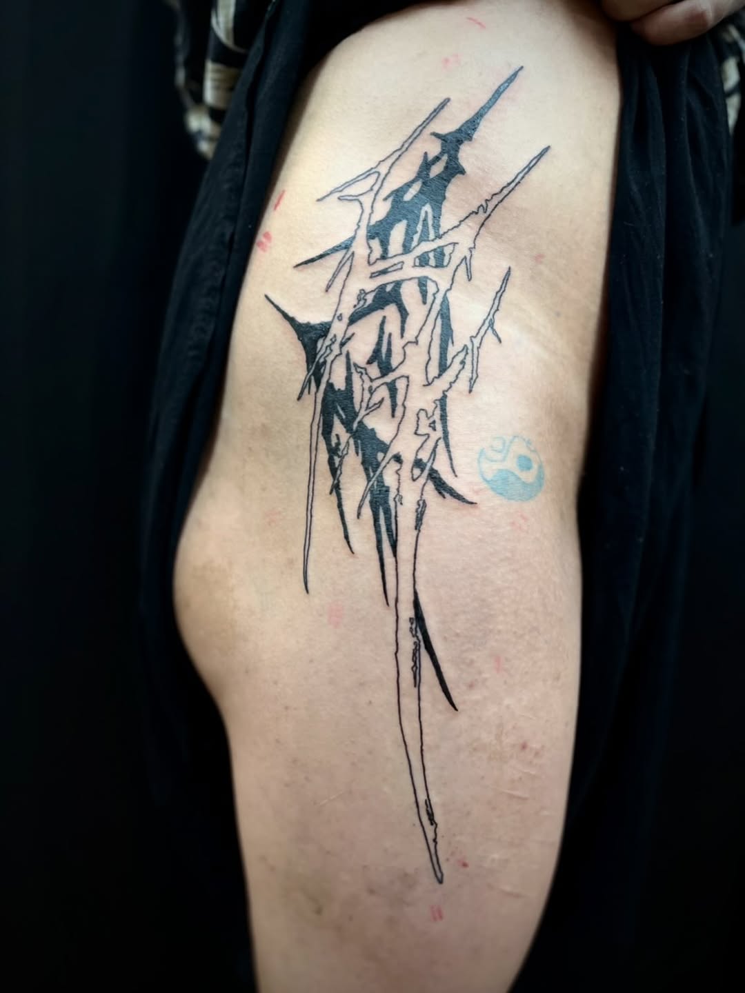 Tattoo by @pls_tnx โ blackwork