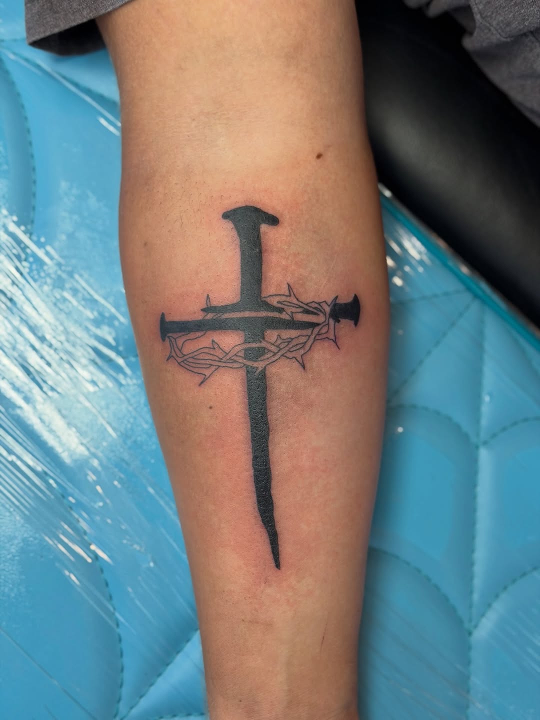Tattoo by @loveyoutodeathtattoo — blackwork