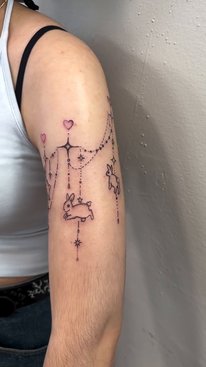 Tattoo by @art_with_lin β fine_line, minimalist