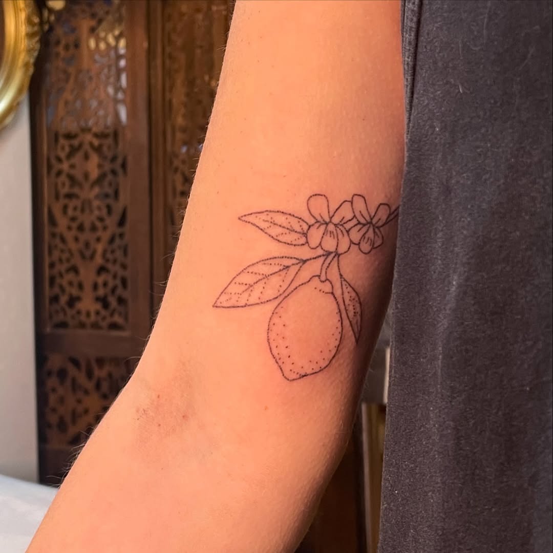 Tattoo by @roepoke — fine_line