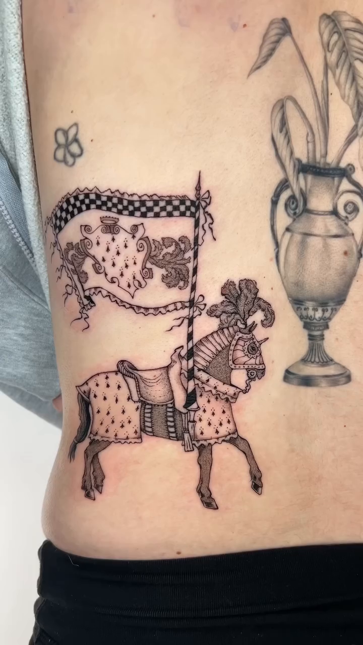 Tattoo by @ibuylemurs — fine_line, black_and_grey