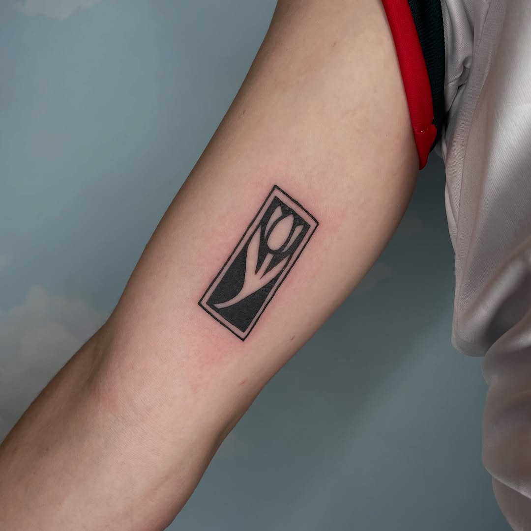Tattoo by @mayagoo.tattoo β blackwork