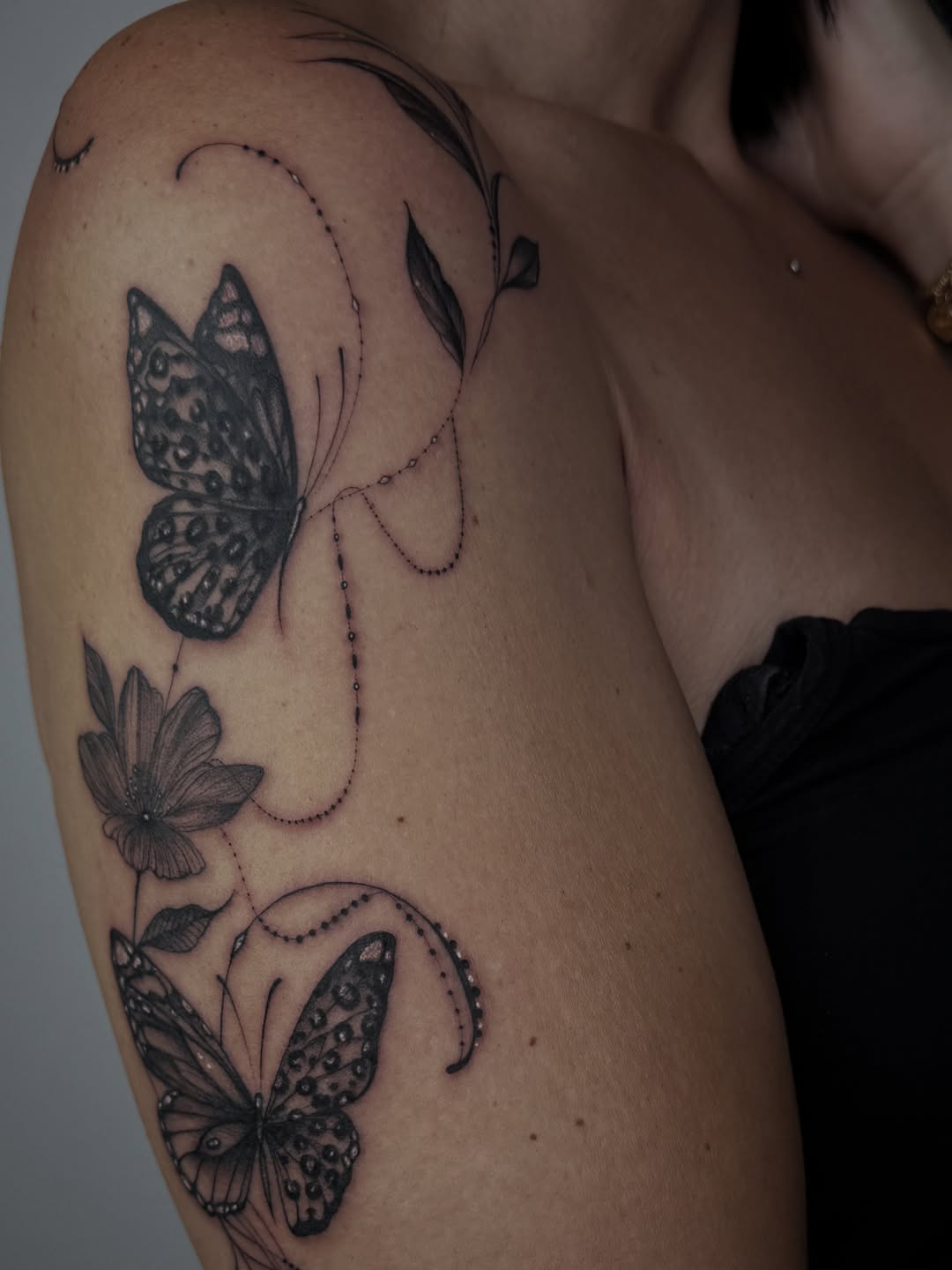 Tattoo by @ermetica_tattoo — fine_line, black_and_grey