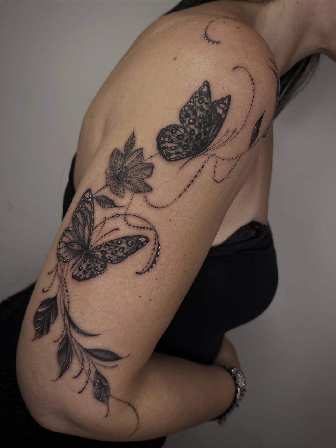 Tattoo by @ermetica_tattoo — fine_line, black_and_grey