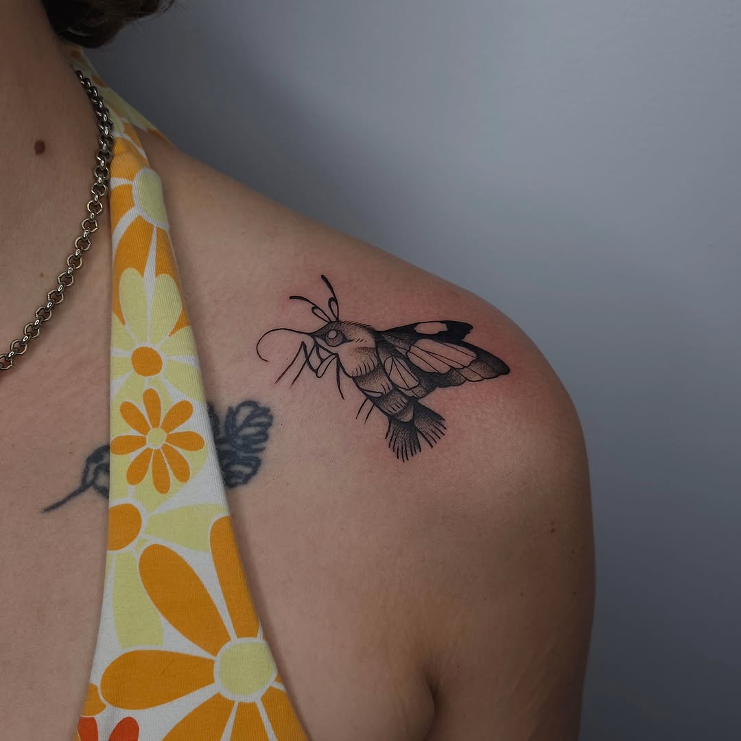 Tattoo by @hey.julieanne โ fine_line, dotwork