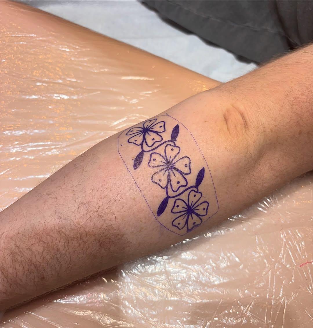 Tattoo by @daisy_chaiin — fine_line