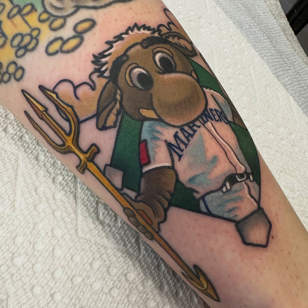 Tattoo by @southpawkate โ new_school