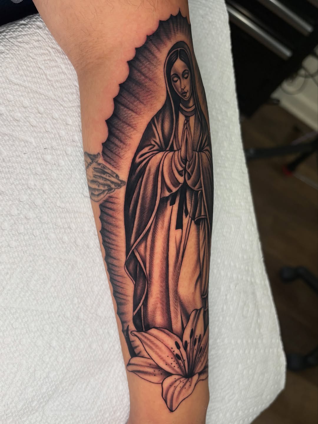 Tattoo by @osieltattoos โ black_and_grey, realism