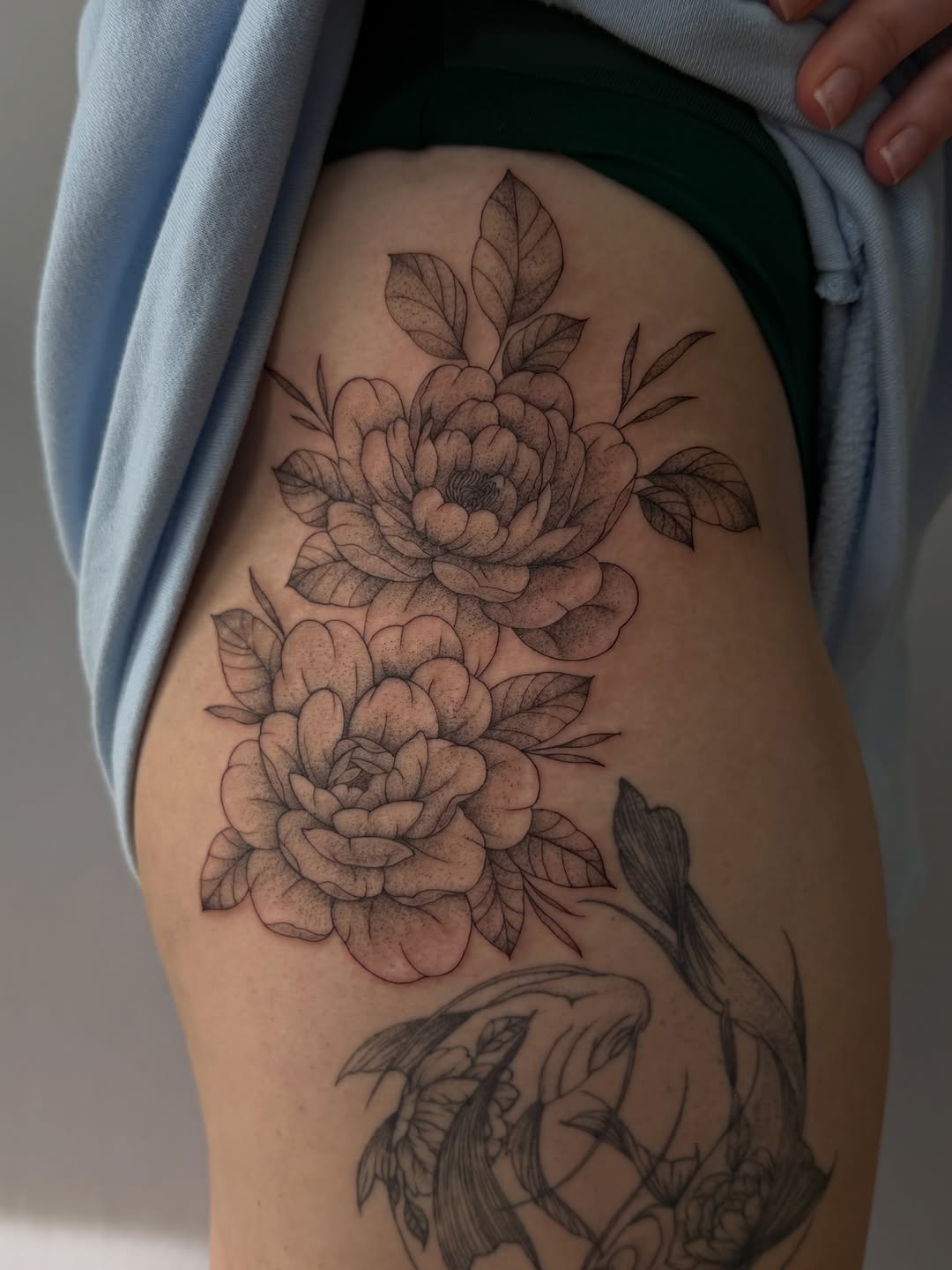 Tattoo by @heneseetattoo — fine_line, dotwork